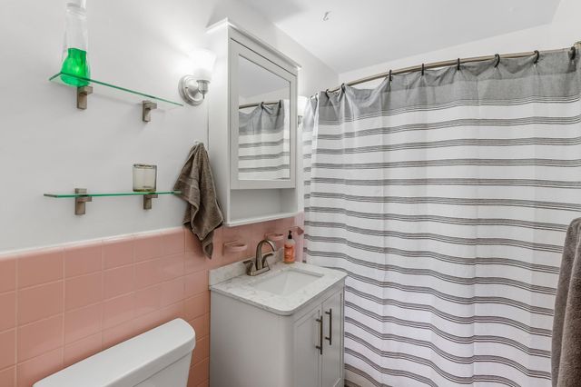 2510 Vincent Avenue N, Minneapolis, MN 55411