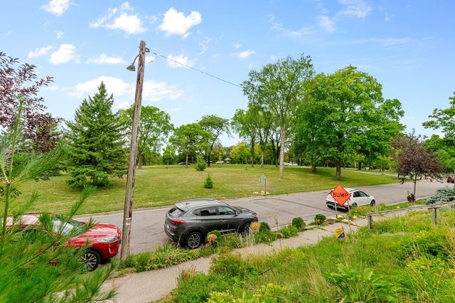 2510 Vincent Avenue N, Minneapolis, MN 55411