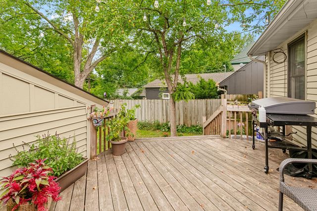 2510 Vincent Avenue N, Minneapolis, MN 55411