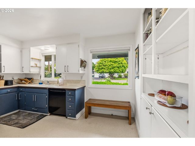 807 VINCENT St, Eugene, OR 97401