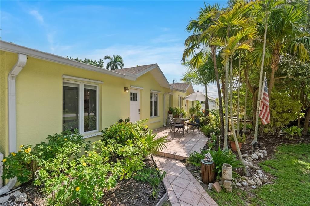 2437 Sunset AVE, NAPLES, FL 34112 — exterior