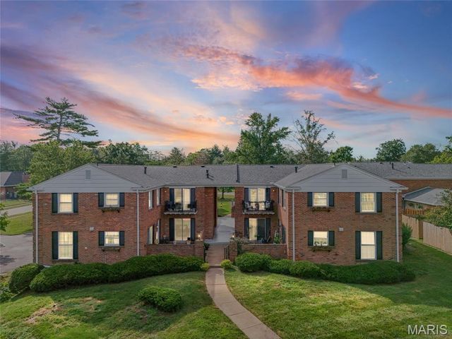 13419 Land O Woods Drive 1, Chesterfield, MO 63141