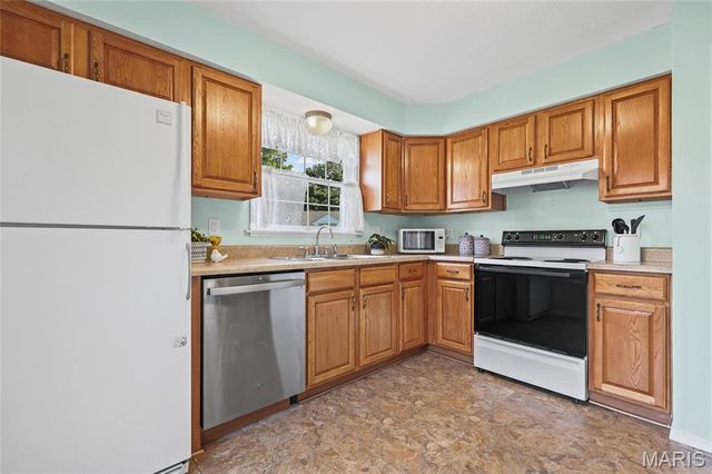 13419 Land O Woods Drive 1, Chesterfield, MO 63141