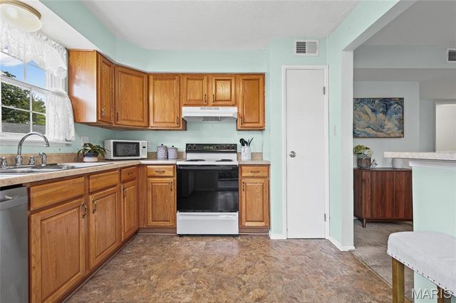 13419 Land O Woods Drive 1, Chesterfield, MO 63141