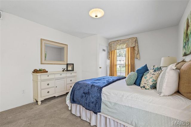 13419 Land O Woods Drive 1, Chesterfield, MO 63141