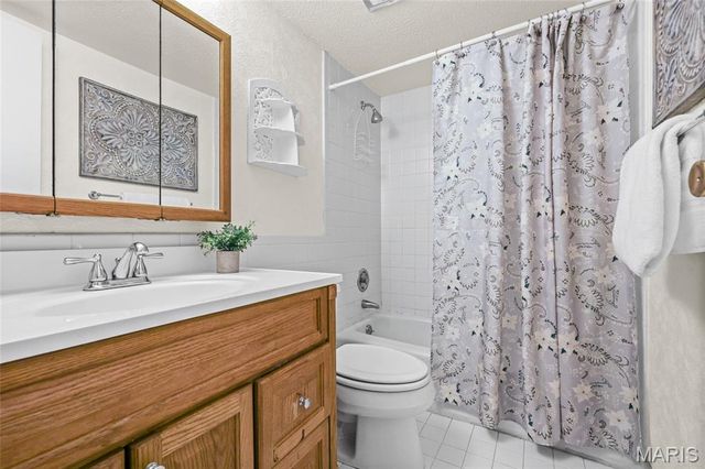 13419 Land O Woods Drive 1, Chesterfield, MO 63141