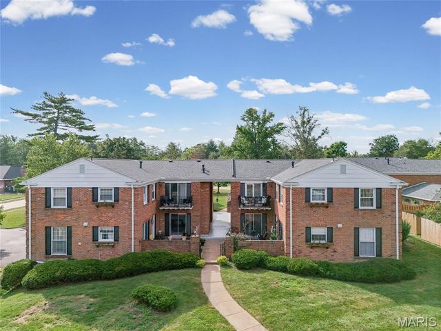 13419 Land O Woods Drive 1, Chesterfield, MO 63141