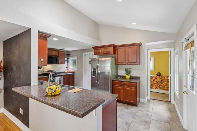 614 Whitewater AVENUE, Fort Atkinson, WI 53538
