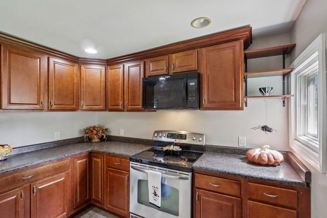 614 Whitewater AVENUE, Fort Atkinson, WI 53538
