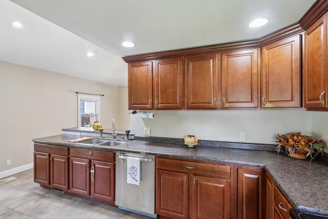 614 Whitewater AVENUE, Fort Atkinson, WI 53538