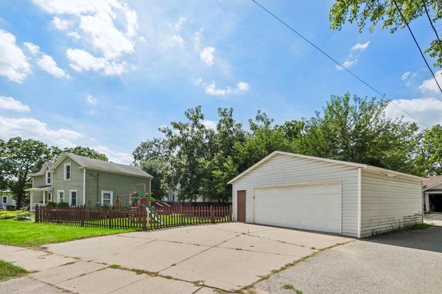 614 Whitewater AVENUE, Fort Atkinson, WI 53538