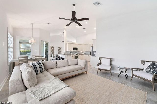 8963 Appaloosa CT, Naples, FL 34113