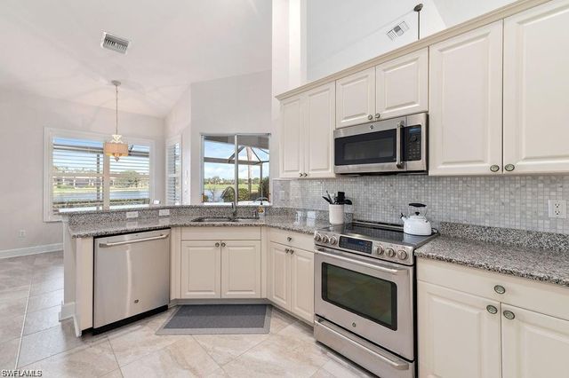 8963 Appaloosa CT, Naples, FL 34113