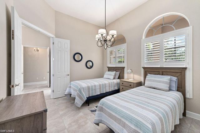 8963 Appaloosa CT, Naples, FL 34113