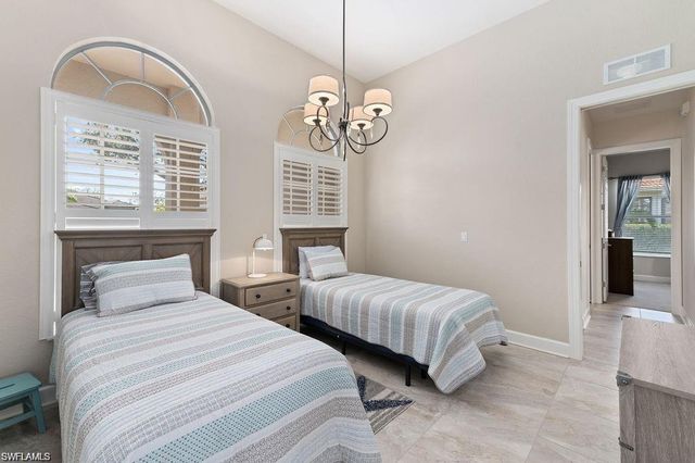 8963 Appaloosa CT, Naples, FL 34113