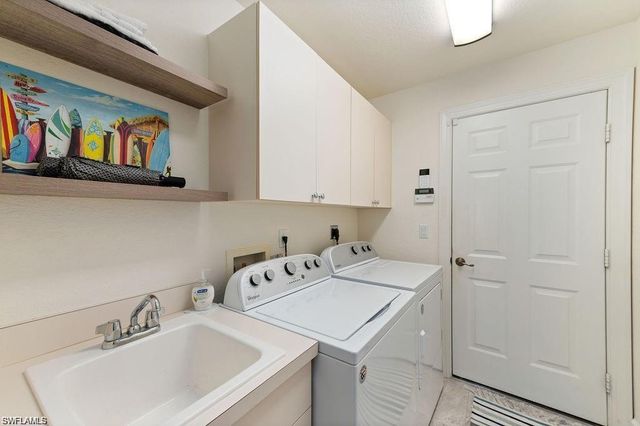 8963 Appaloosa CT, Naples, FL 34113