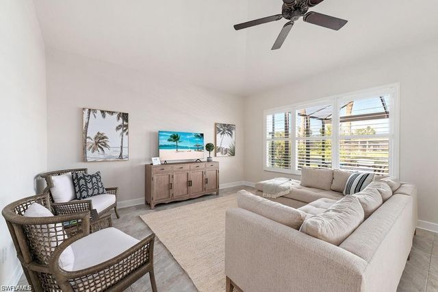 8963 Appaloosa CT, Naples, FL 34113