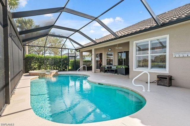 8963 Appaloosa CT, Naples, FL 34113