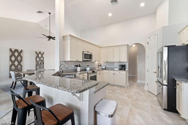 8963 Appaloosa CT, Naples, FL 34113