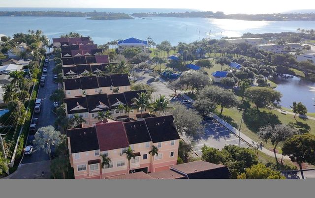 115 Harbors Way, Boynton Beach, FL 33435