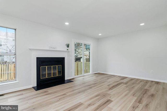 14816 MILLICENT CT, Centreville, VA 20120