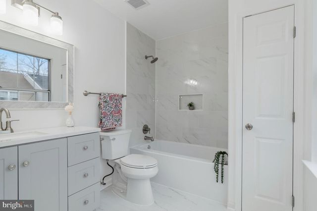 14816 MILLICENT CT, Centreville, VA 20120