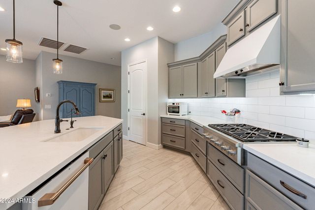 21258 W MEADOWBROOK Avenue, Buckeye, AZ 85396