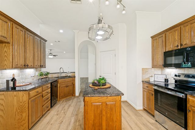 368 Lockwood Lane, Weatherford, TX 76087