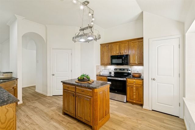368 Lockwood Lane, Weatherford, TX 76087