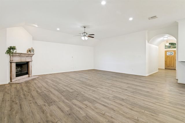 368 Lockwood Lane, Weatherford, TX 76087