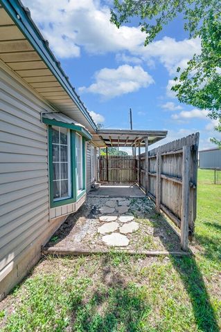 6520 N State Highway 6, Woodway, TX 76712
