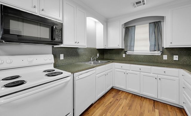 6520 N State Highway 6, Woodway, TX 76712