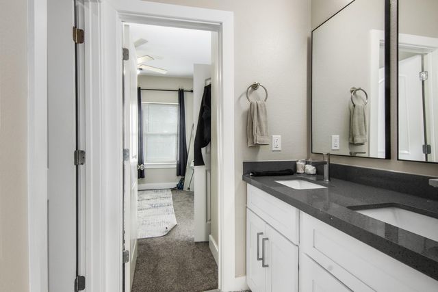 5417 Texas Street A, Houston, TX 77011