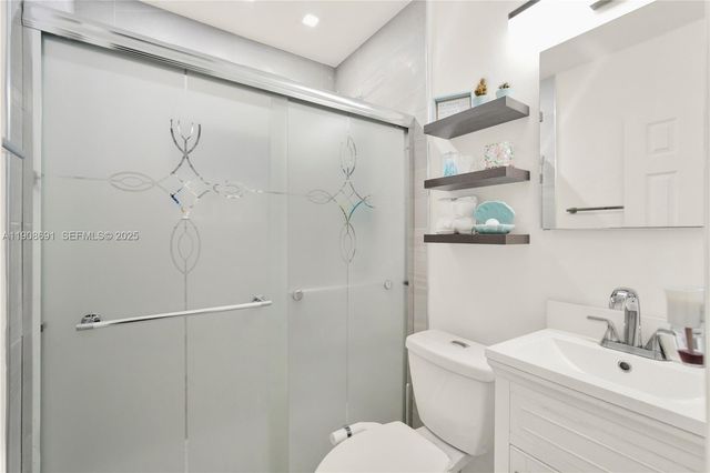 660 E 38th Street, Hialeah, FL 33013