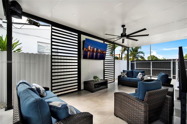 660 E 38th Street, Hialeah, FL 33013