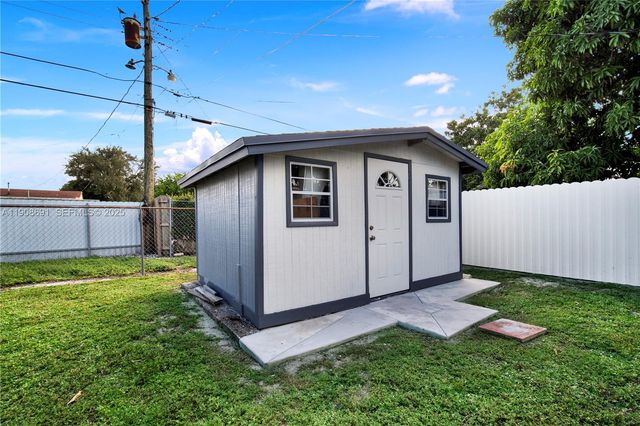 660 E 38th Street, Hialeah, FL 33013