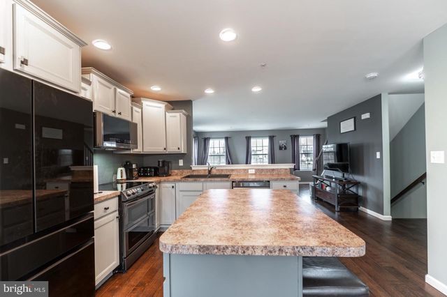 100 N HARNER BLVD, Coatesville, PA 19320