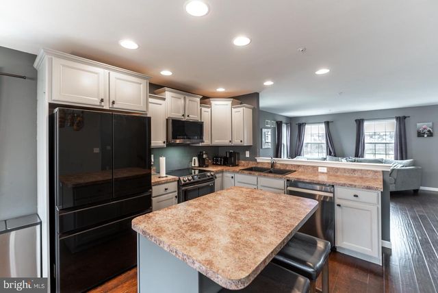 100 N HARNER BLVD, Coatesville, PA 19320