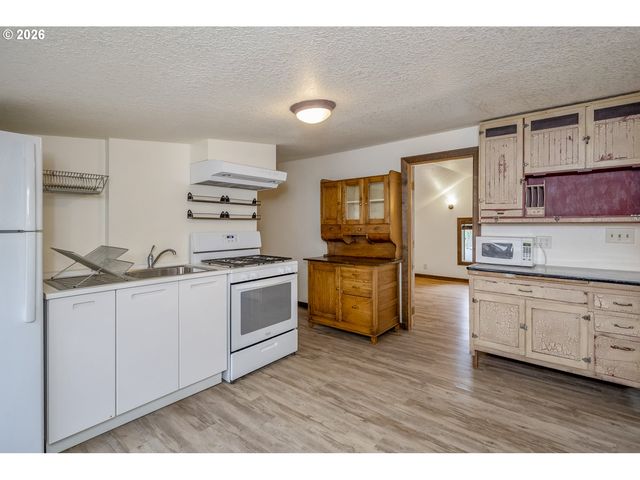 2934 Se 35TH Ave, Portland, OR 97202