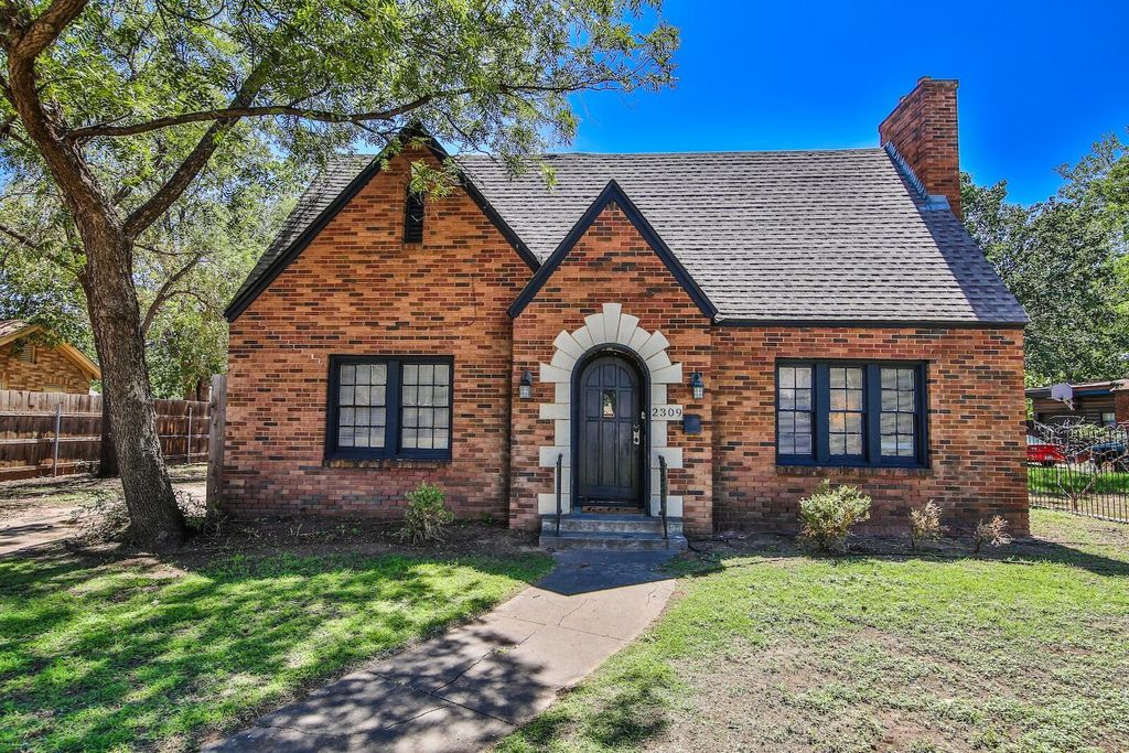 2309 17th Street, Lubbock, TX 79401