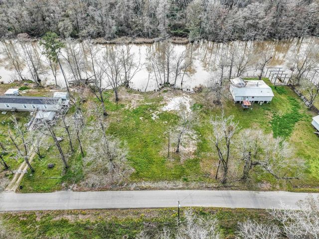 47838 Amite River Rd, St Amant, LA 70774