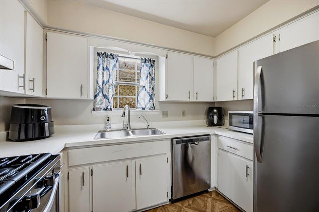 2951 SW 40TH AVENUE, Gainesville, FL 32608