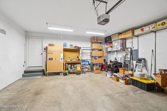 8995 N CLARKVIEW PL, Hayden, ID 83835