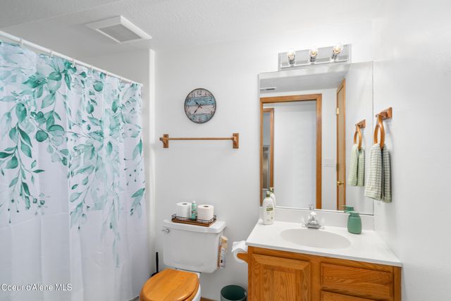 8995 N CLARKVIEW PL, Hayden, ID 83835