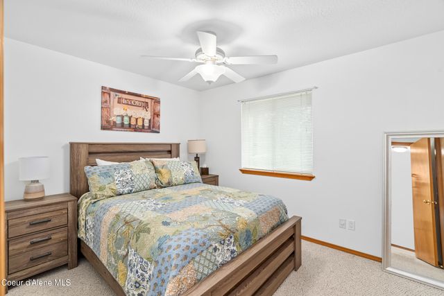 8995 N CLARKVIEW PL, Hayden, ID 83835