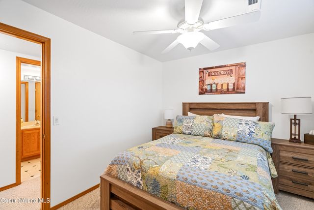 8995 N CLARKVIEW PL, Hayden, ID 83835