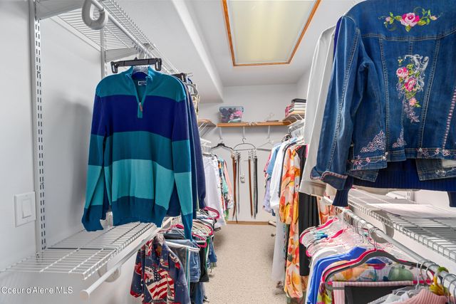 8995 N CLARKVIEW PL, Hayden, ID 83835