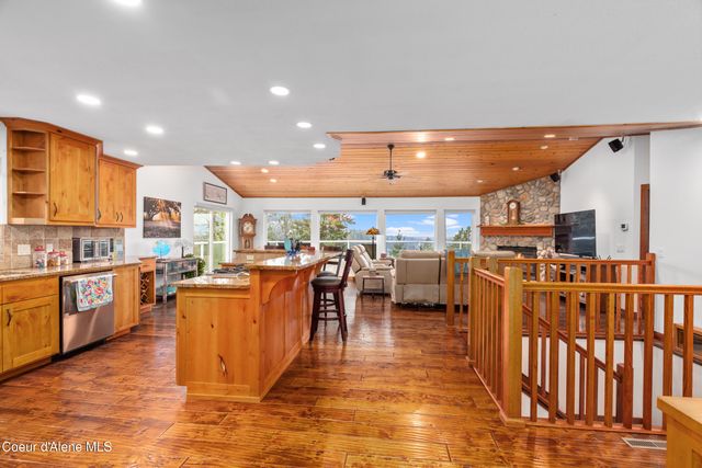 8995 N CLARKVIEW PL, Hayden, ID 83835