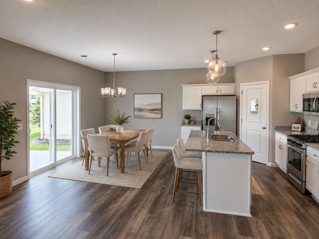 6884 101st Street S, Cottage Grove, MN 55016