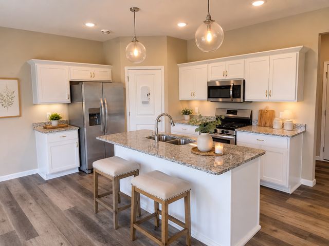 6884 101st Street S, Cottage Grove, MN 55016